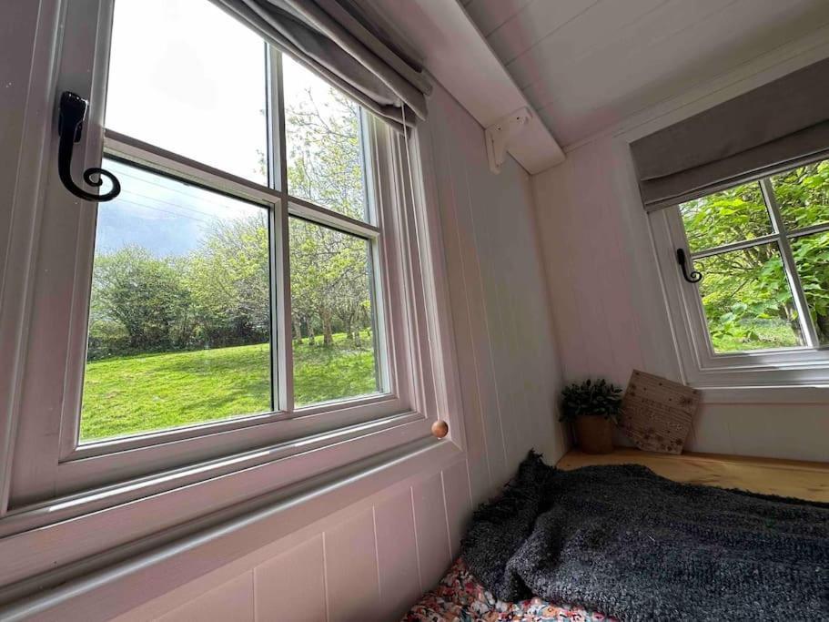 בודמין Cornwall Woodland Shepherd'S Hut Deirdres Hut מראה חיצוני תמונה