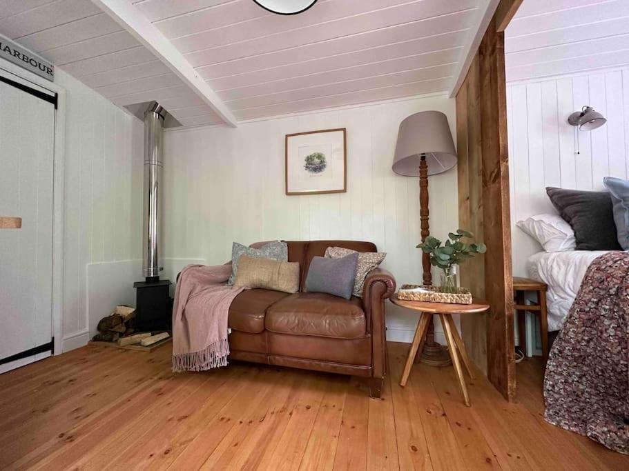בודמין Cornwall Woodland Shepherd'S Hut Deirdres Hut מראה חיצוני תמונה