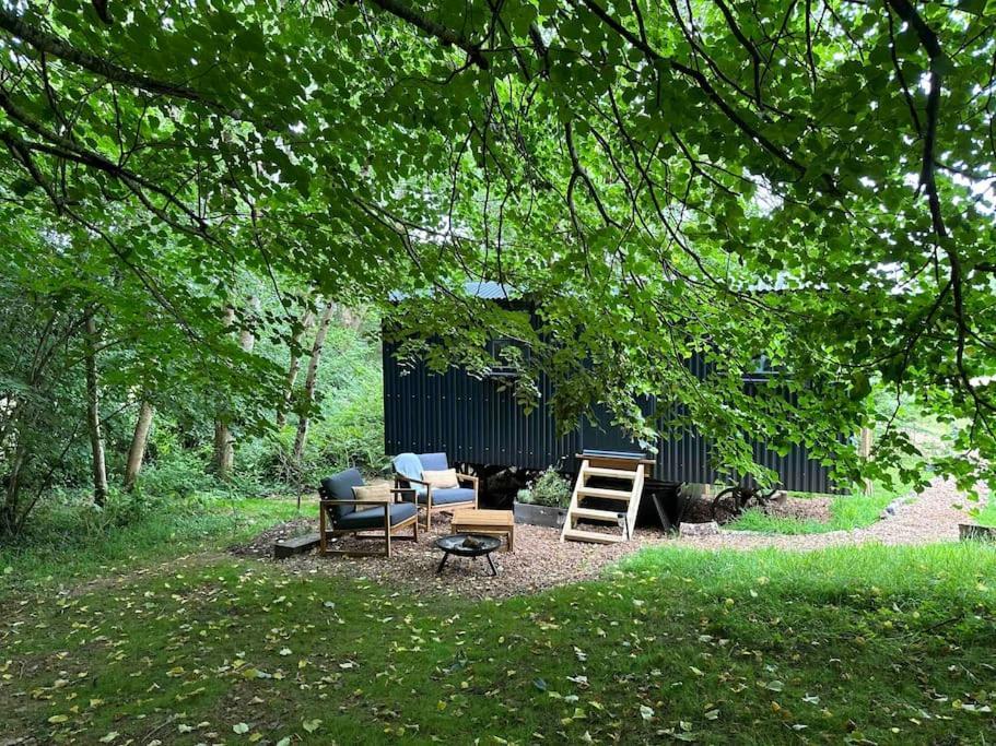 בודמין Cornwall Woodland Shepherd'S Hut Deirdres Hut מראה חיצוני תמונה