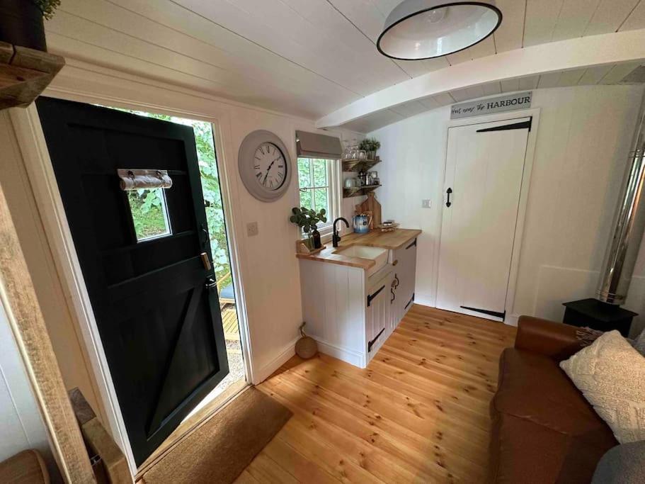 בודמין Cornwall Woodland Shepherd'S Hut Deirdres Hut מראה חיצוני תמונה