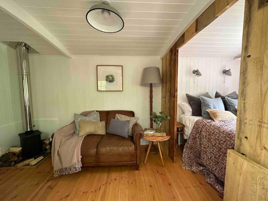בודמין Cornwall Woodland Shepherd'S Hut Deirdres Hut מראה חיצוני תמונה